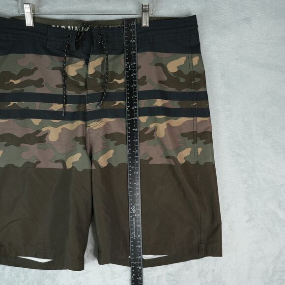 Old Navy California Board Shorts Mens 38x9 Camo Swimwear Beach Stretch - Picture 7 of 10